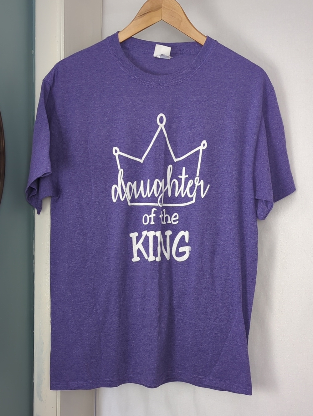 Women's Purple Daughter of the King Graphic T-Shirt Medium